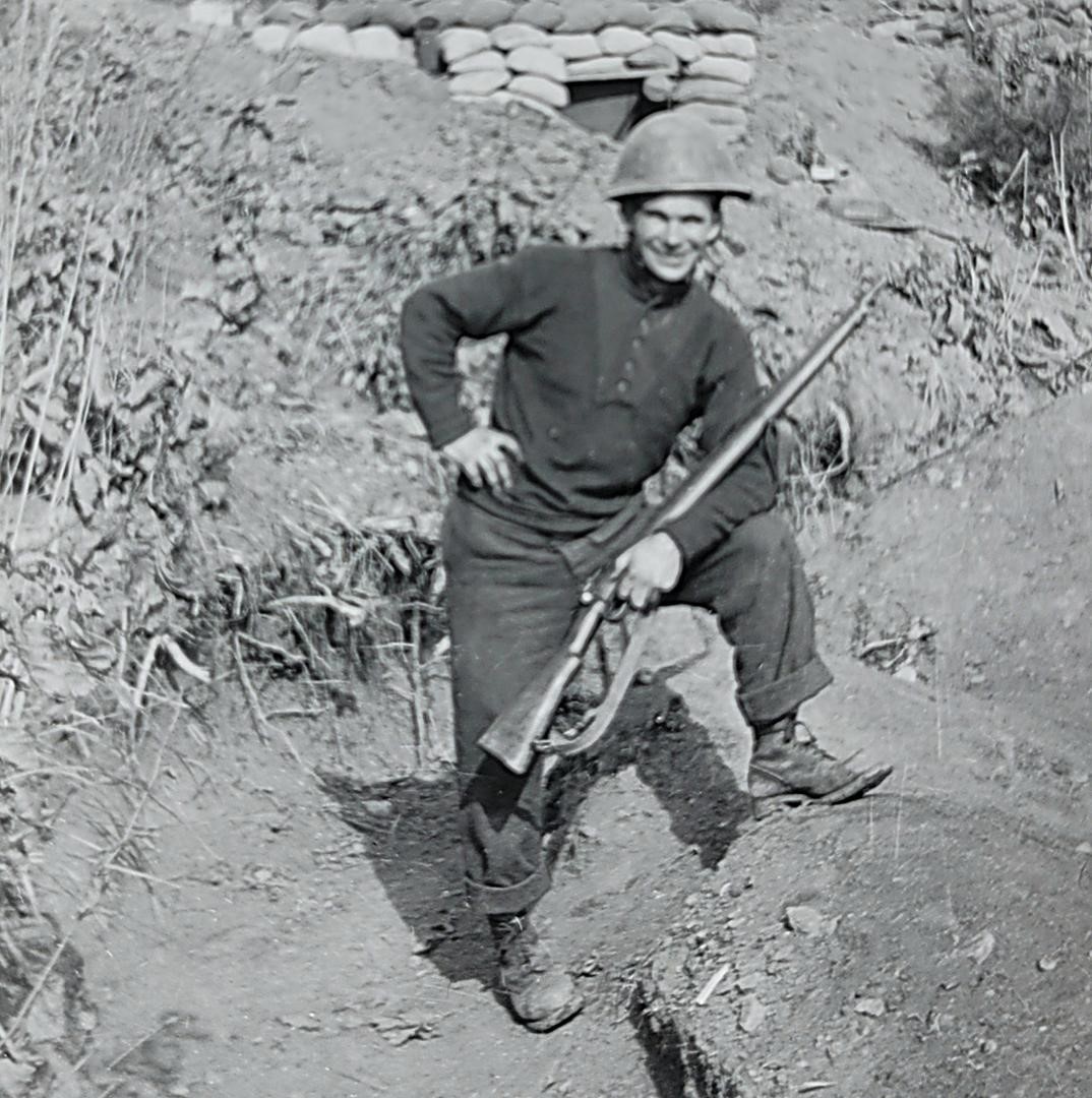 Black and white photo of a young Calvin Travis